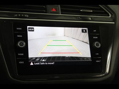 Certified 2024 Volkswagen Tiguan SE AWD/4WD image 12