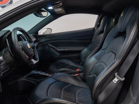 Used 2018 Ferrari 488 GTB image 4