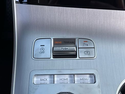 Used 2026 Genesis GV70 2.5T Select image 22