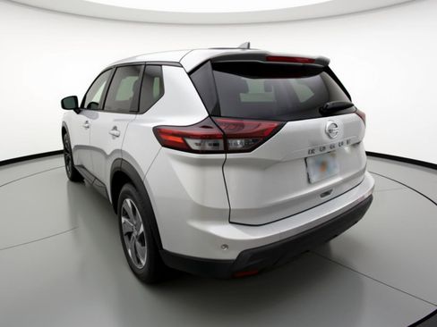 Used 2025 Nissan Rogue SV AWD/4WD image 6