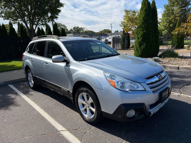 Used 2014 Subaru Outback 2.5i Limited AWD/4WD image 2