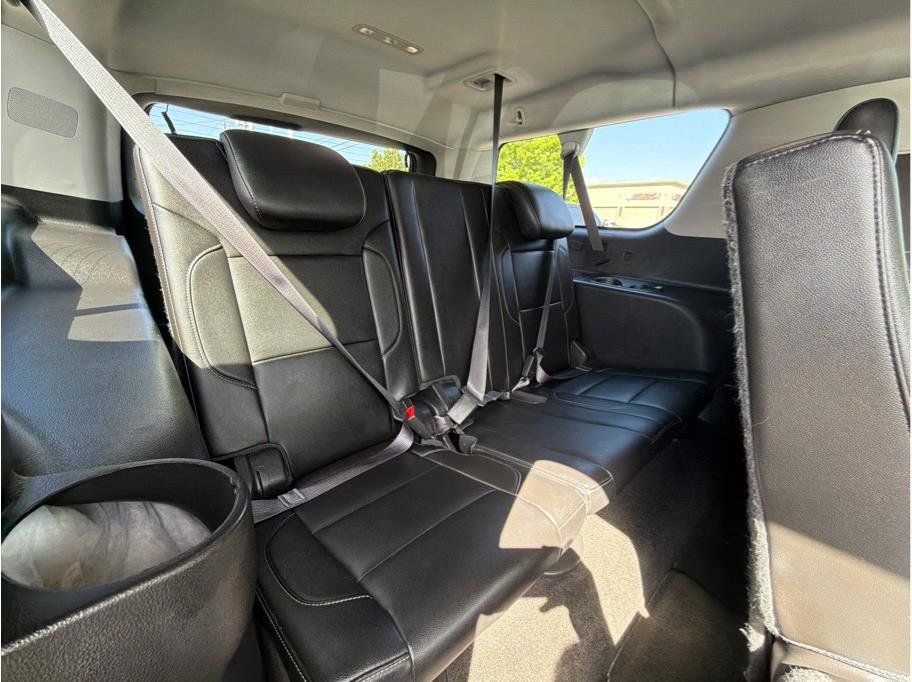 Used 2015 Chevrolet Suburban LT AWD/4WD image 13