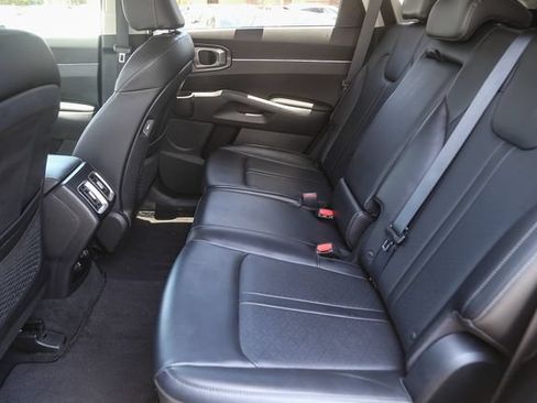 Used 2023 Kia Sorento S FWD image 19