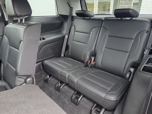 Used 2023 GMC Acadia SLT image 14