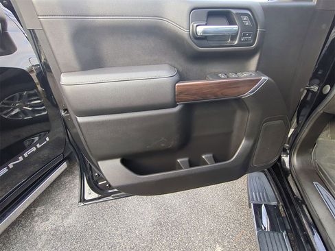 Certified 2021 GMC Sierra 1500 SLT w/ X31 Off-Road Package image 13