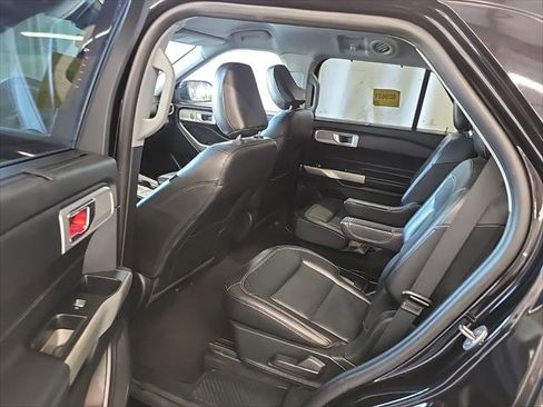Used 2021 Ford Explorer Limited w/ Equipment Group 301A RWD image 18