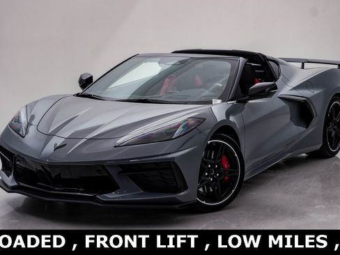 Used 2025 Chevrolet Corvette Stingray Premium Cpe w/ Z51 Performance Package image 3