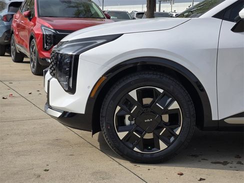 New 2026 Kia Sportage SX image 5