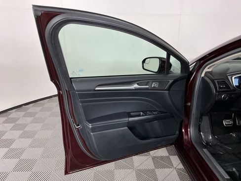 Used 2017 Ford Fusion Titanium AWD/4WD image 13