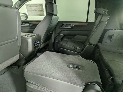 New 2026 GMC Yukon XL Denali w/ LPO, Floor Liner Package image 29