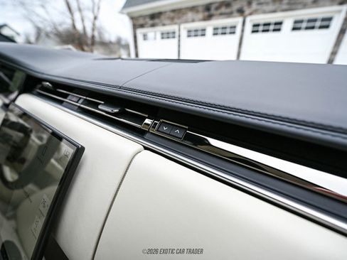 Used 2025 Land Rover Range Rover SE image 45