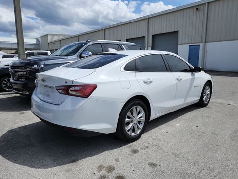 Used 2020 Chevrolet Malibu LT FWD image 2