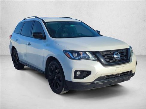 Used 2018 Nissan Pathfinder SL w/ Midnight Edition Package AWD/4WD image 4