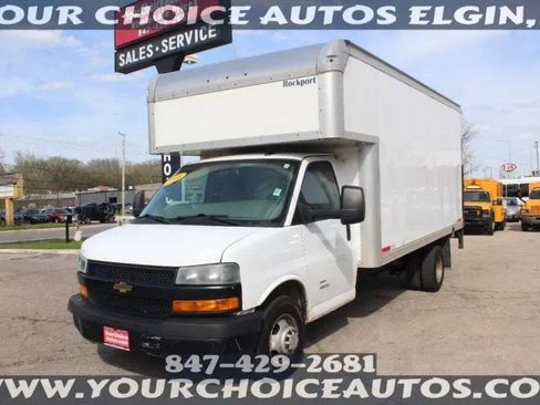 Used 2018 Chevrolet Express 4500 Extended w/ Driver Convenience Package RWD image 1