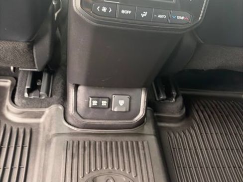 Used 2021 Toyota Highlander Limited AWD/4WD image 13