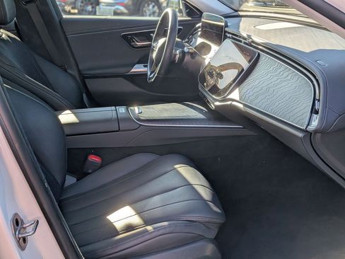 Certified 2024 Mercedes-Benz E 350 4MATIC Sedan image 38