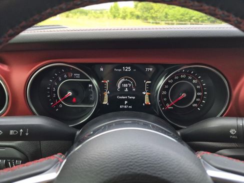 Used 2022 Jeep Gladiator Rubicon w/ LED Lighting Group AWD/4WD image 23