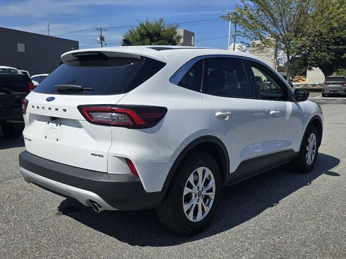 Used 2024 Ford Escape Active AWD/4WD image 3
