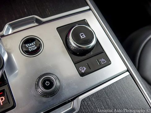 Used 2023 Land Rover Range Rover SE image 28