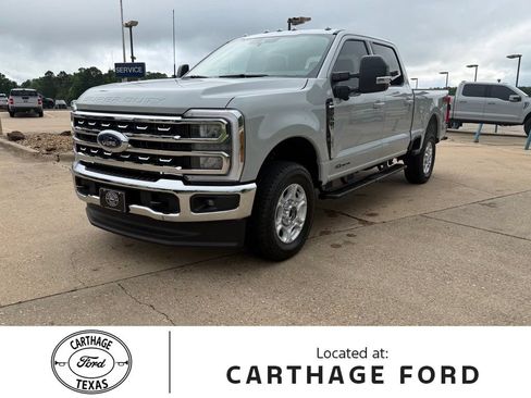 New 2026 Ford F250 XLT w/ XLT Premium Package AWD/4WD image 1