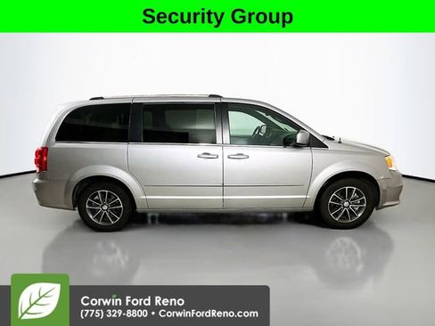 Used 2017 Dodge Grand Caravan SXT image 8