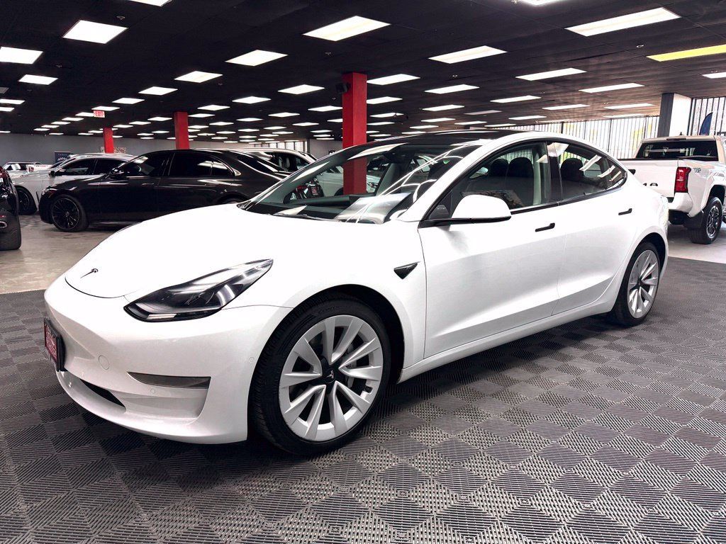 Used 2022 Tesla Model 3 RWD image 8