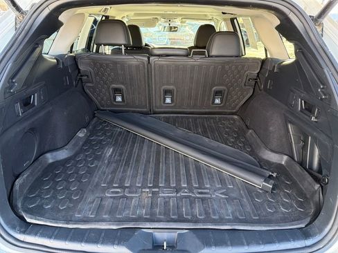 Used 2020 Subaru Outback Limited image 31