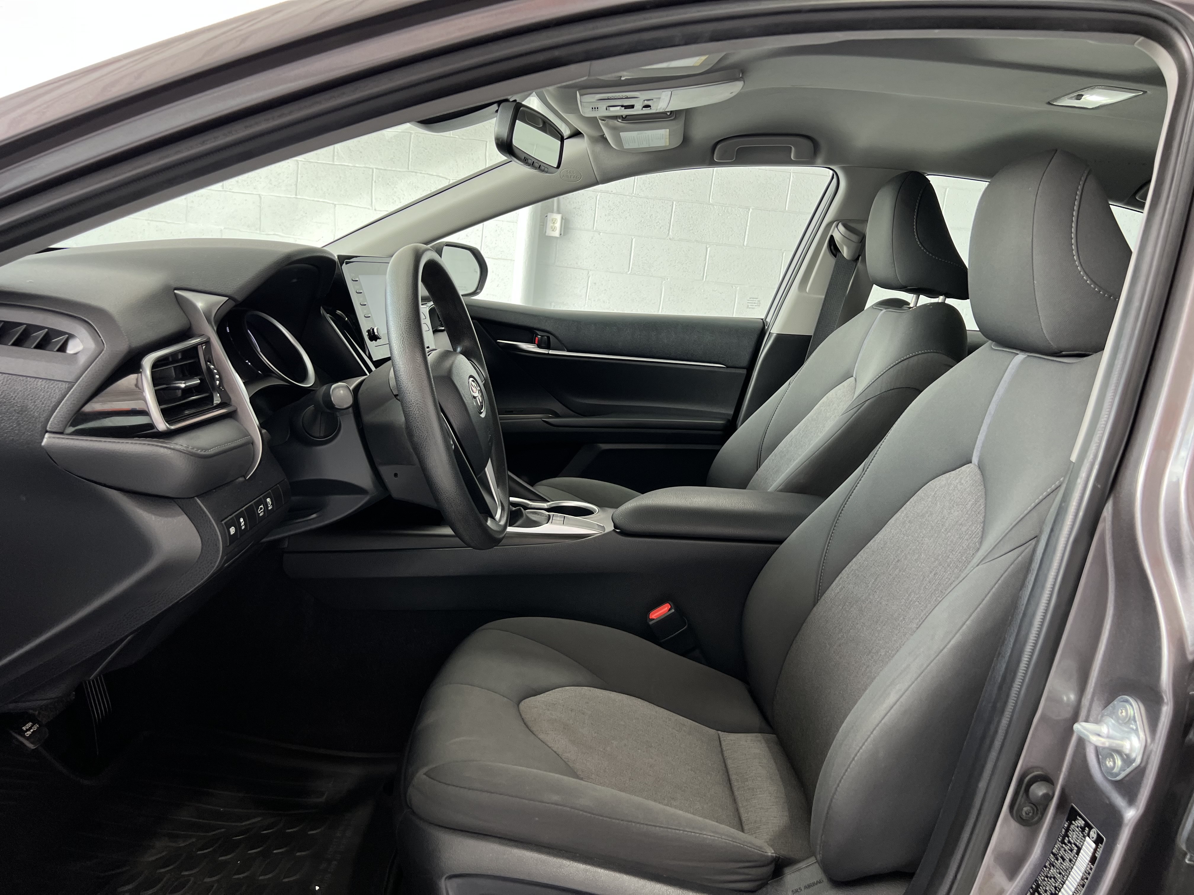 Used 2023 Toyota Camry LE w/ Convenience Package FWD image 10