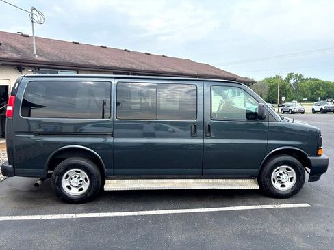 Used 2017 Chevrolet Express 2500 LS image 2