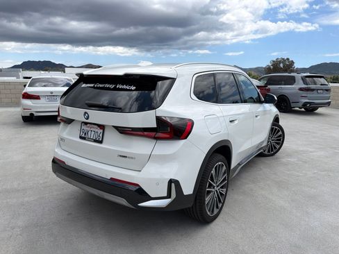 Used 2025 BMW X1 xDrive28i w/ Technology Package AWD/4WD image 3