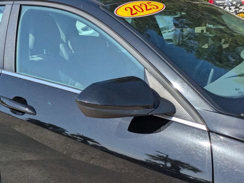 Used 2025 Hyundai Elantra SEL FWD image 12