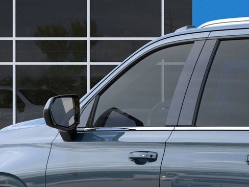 New 2026 Chevrolet Suburban LS image 12