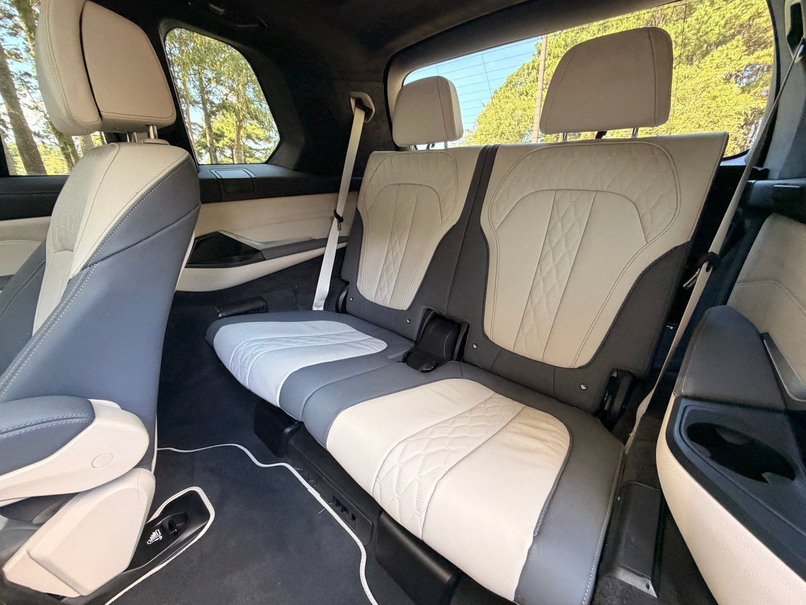 Used 2025 BMW X7 M60i AWD/4WD image 16