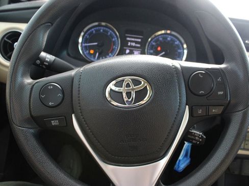Used 2019 Toyota Corolla LE FWD image 12