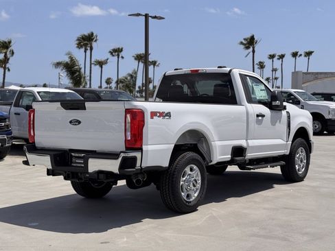 New 2025 Ford F350 XLT w/ FX4 Off-Road Package image 12