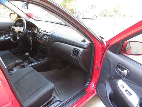 Used 2006 Nissan Sentra SE-R Spec V w/ (J01) Sunroof Pkg FWD image 16