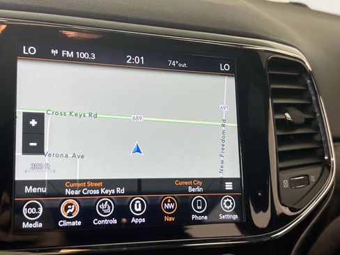 Used 2022 Jeep Grand Cherokee Laredo X image 13