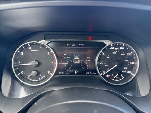 Used 2023 Nissan Rogue SV FWD image 11