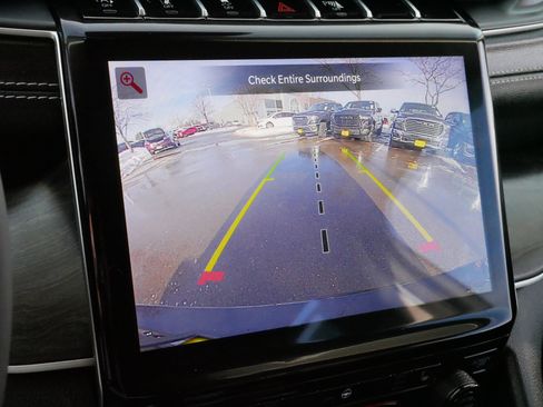 Used 2023 Jeep Grand Cherokee L Limited image 29