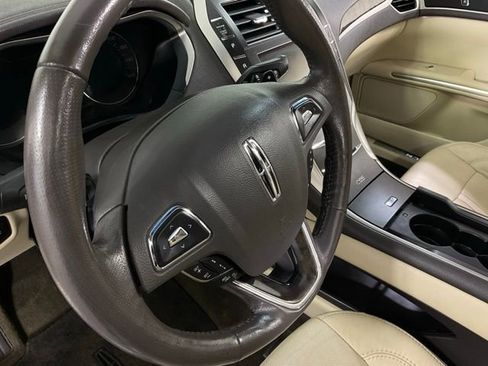 Used 2014 Lincoln MKZ AWD image 17