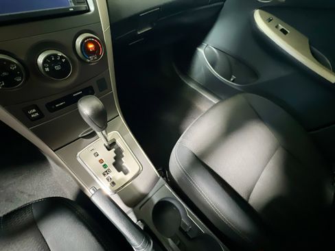 Used 2013 Toyota Corolla S FWD image 25