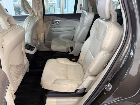 Used 2022 Volvo XC90 T6 Inscription w/ Advanced Package AWD/4WD image 14
