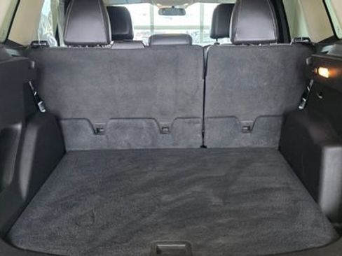 Used 2017 Ford Escape SE w/ Equipment Group 201A image 6