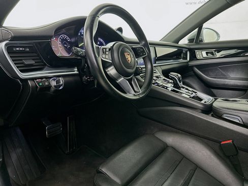 Used 2018 Porsche Panamera 4 AWD/4WD image 7