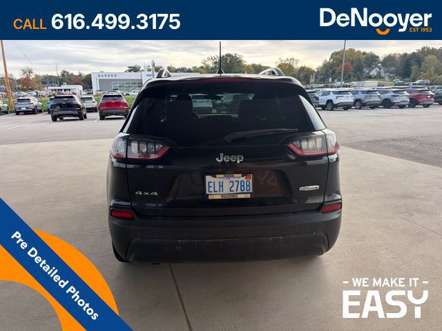 Used 2020 Jeep Cherokee Latitude Plus w/ Cold Weather Group AWD/4WD image 4