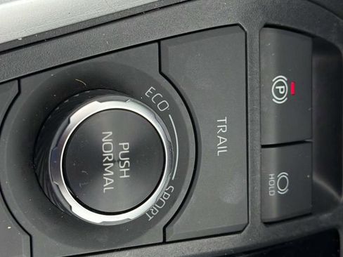 Certified 2022 Toyota RAV4 XLE Premium image 18