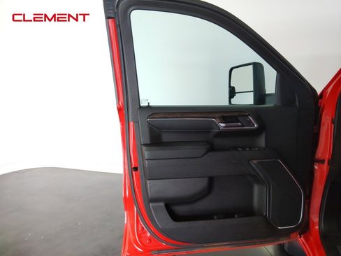 Used 2023 GMC Sierra 1500 SLE image 24