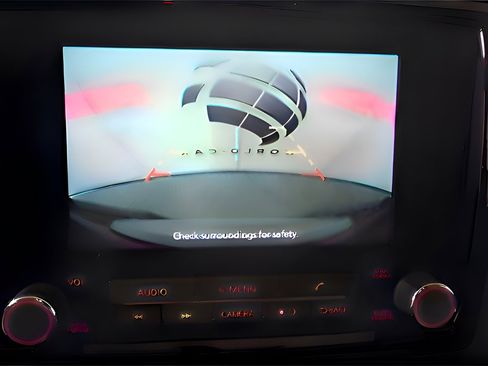 Used 2024 Nissan Frontier SV w/ SV Convenience Package image 10