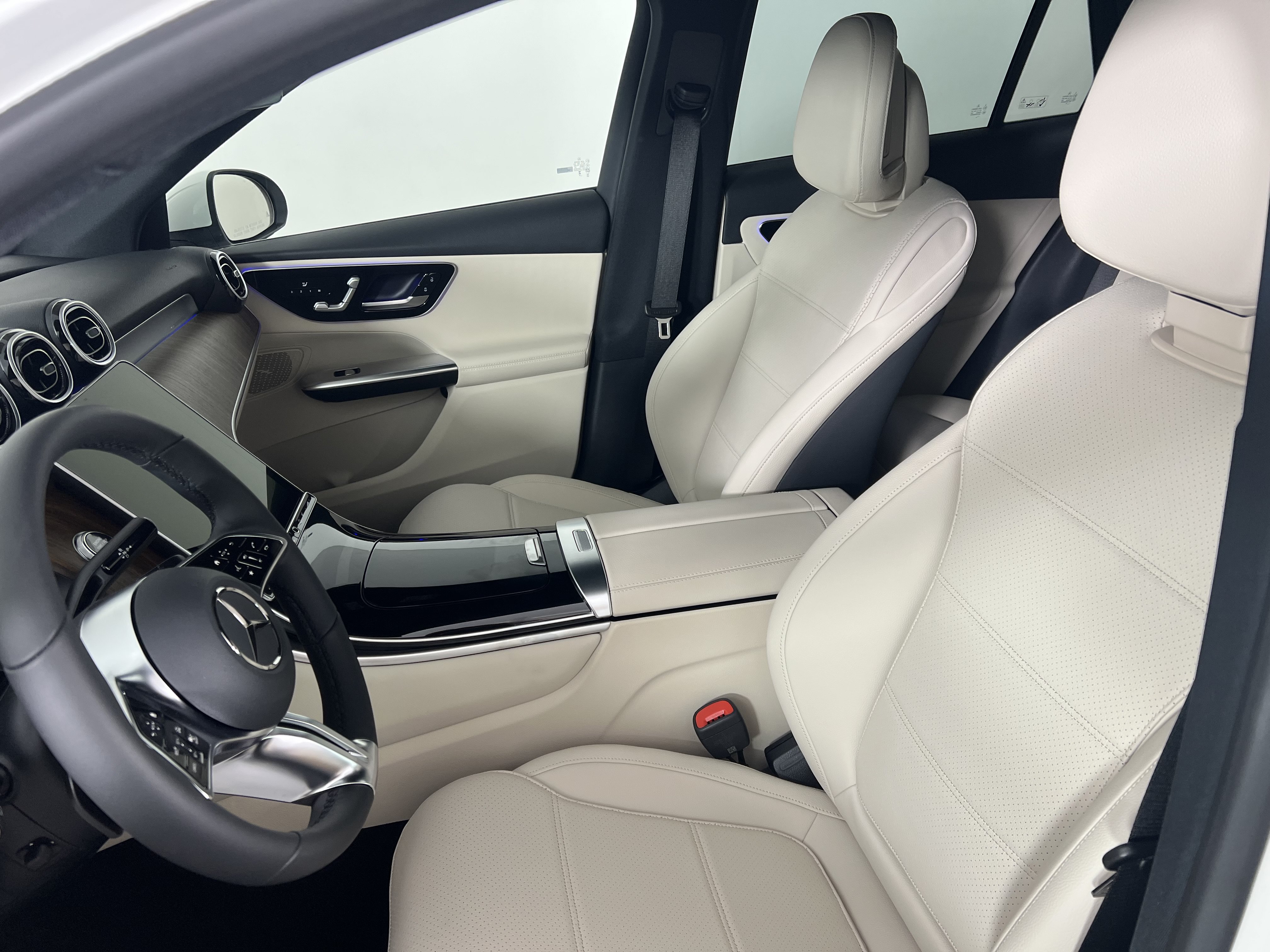New 2027 Mercedes-Benz GLC 300 4MATIC image 17