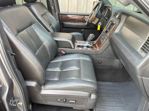 Used 2012 Lincoln Navigator 4WD image 47
